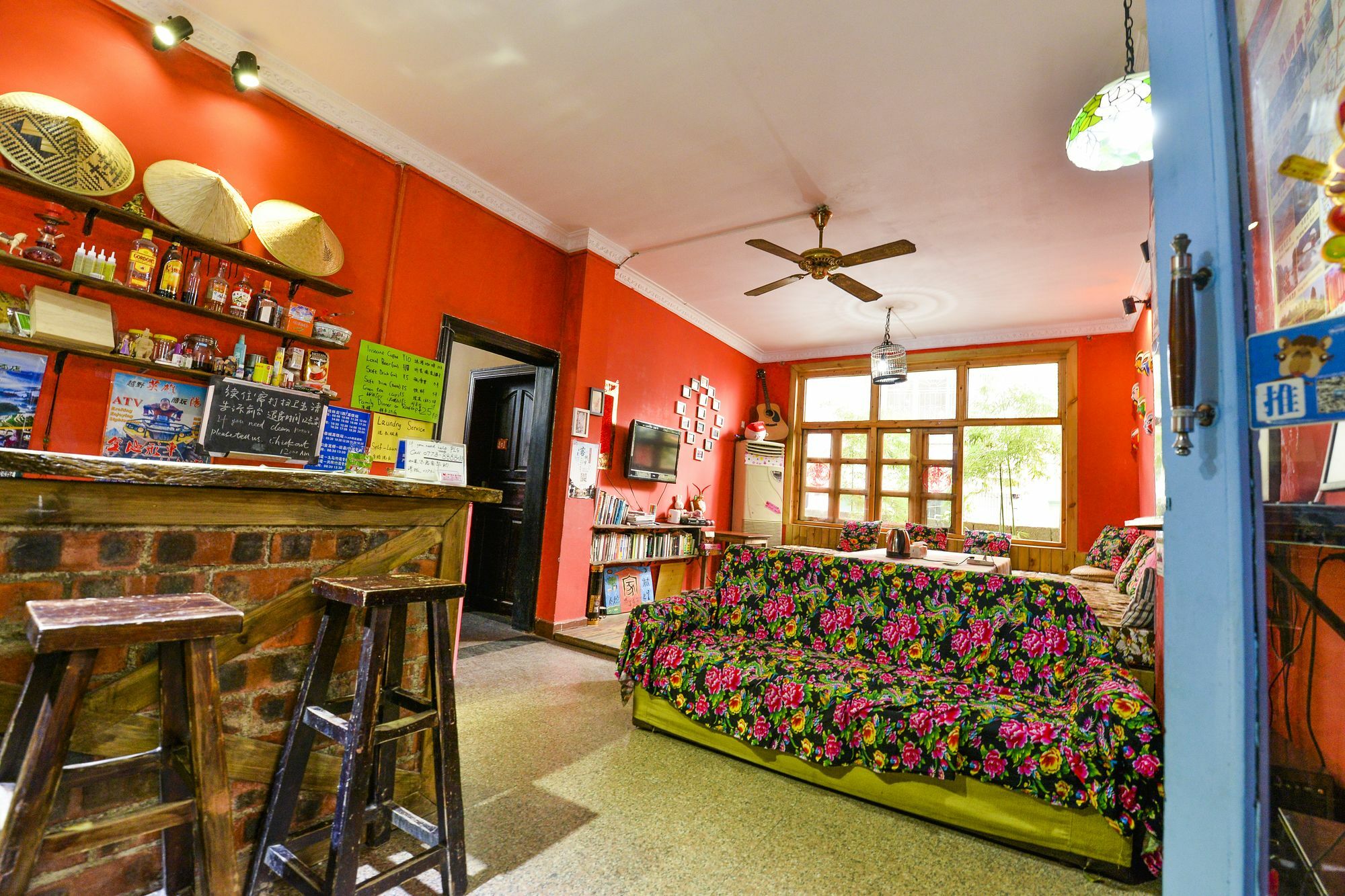 En Attendant Godot Youth Hostel Yangshuo Dış mekan fotoğraf